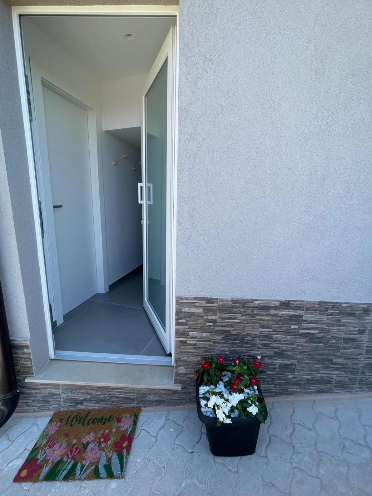 Crysas Home Assoro Екстериор снимка