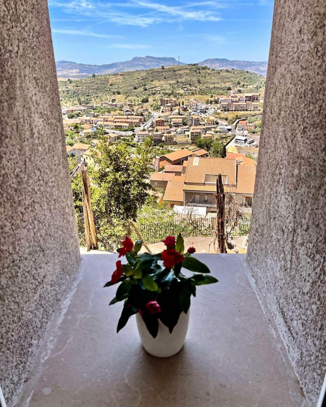 Crysas Home Assoro Екстериор снимка